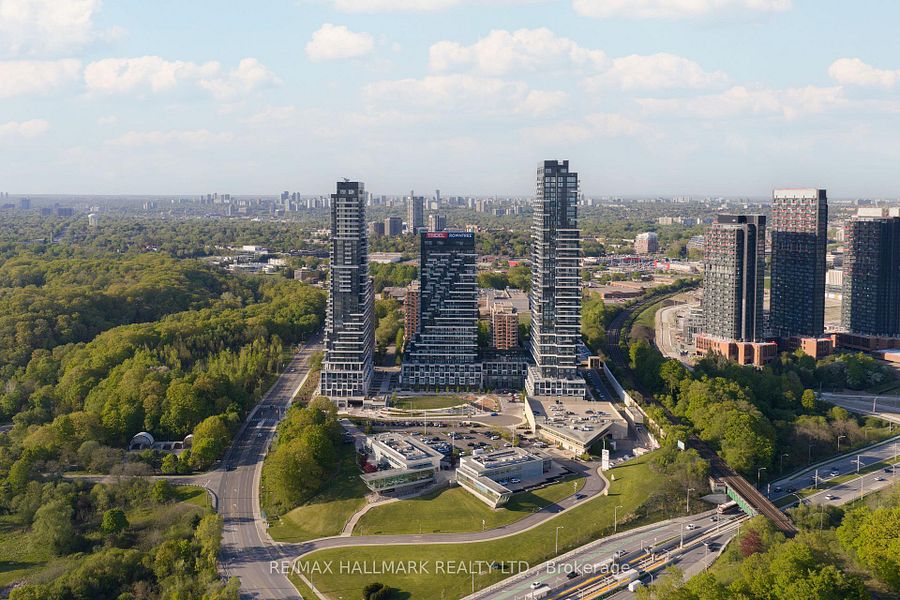 Inn On The Park Drive, Toronto