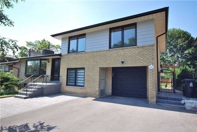 Lissom Crescent, Toronto