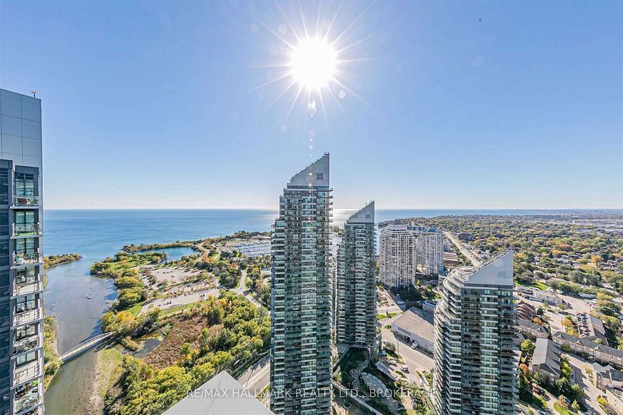 Lake Shore Boulevard, Toronto