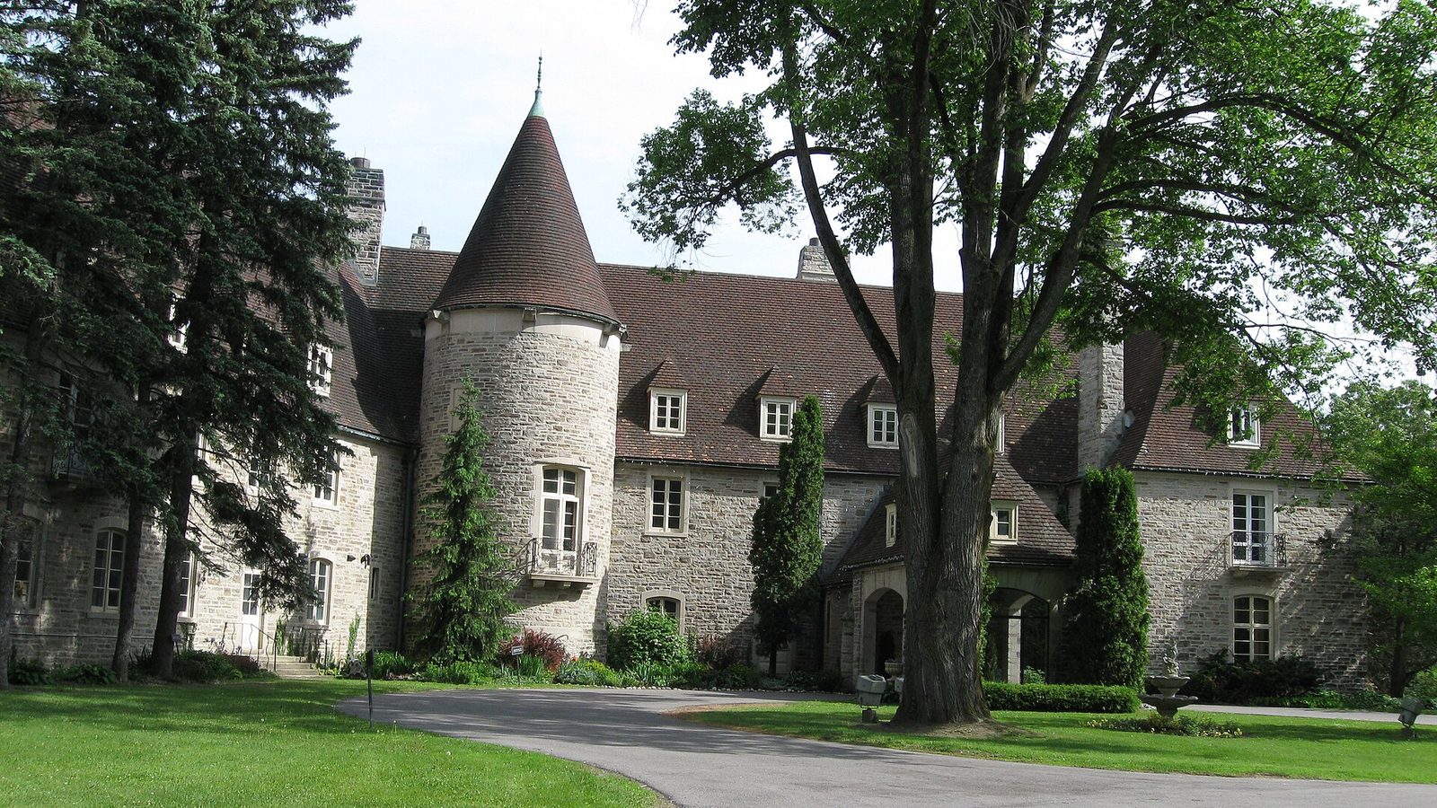 Eaton Hall, King City