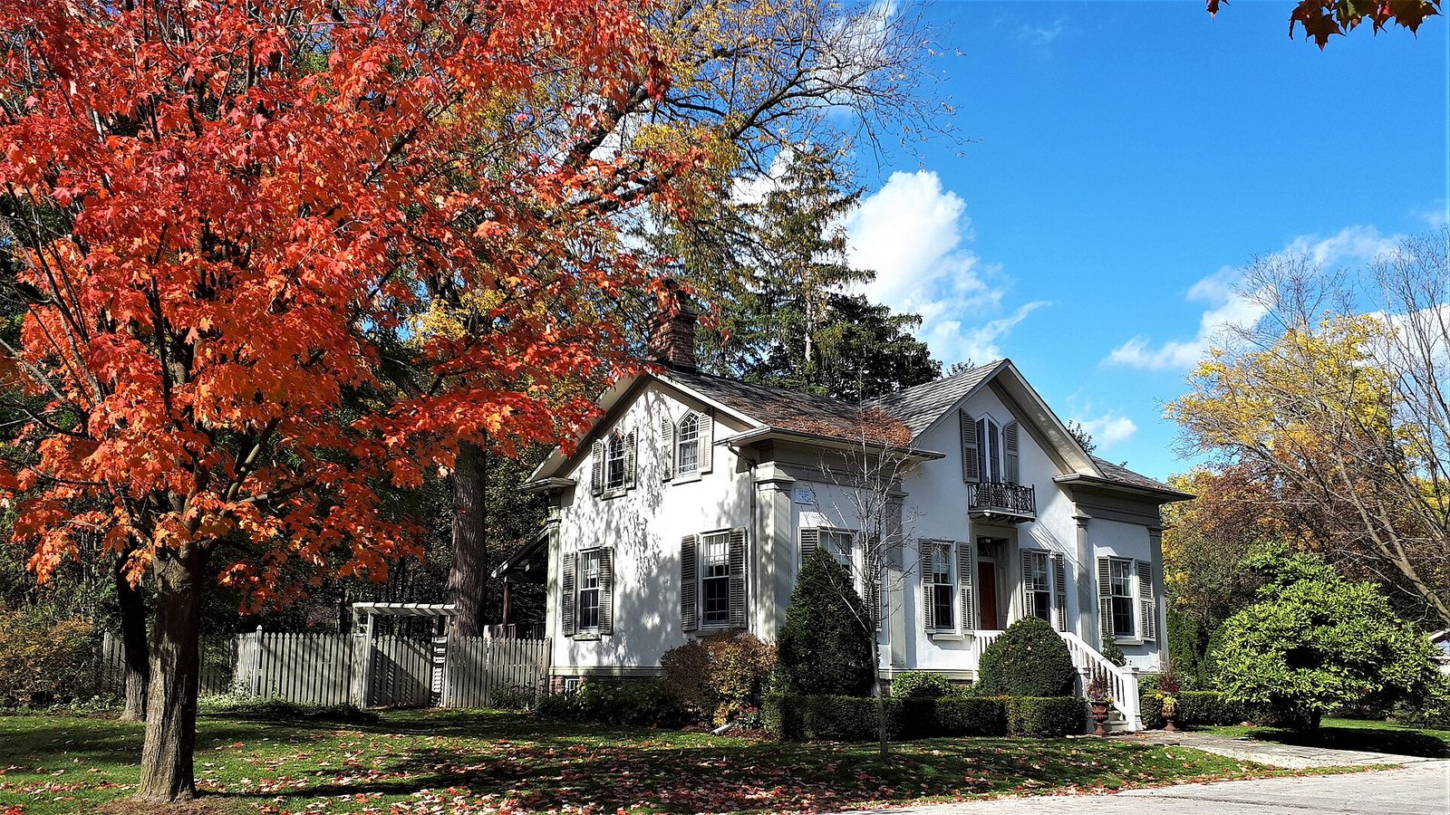 A heritage house on a Thornhill street
